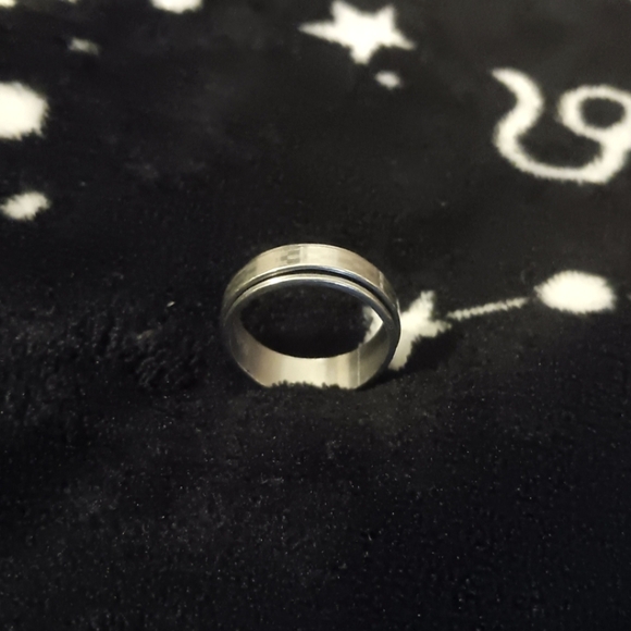 Spinning Stress Reliever Ring - Picture 1 of 2